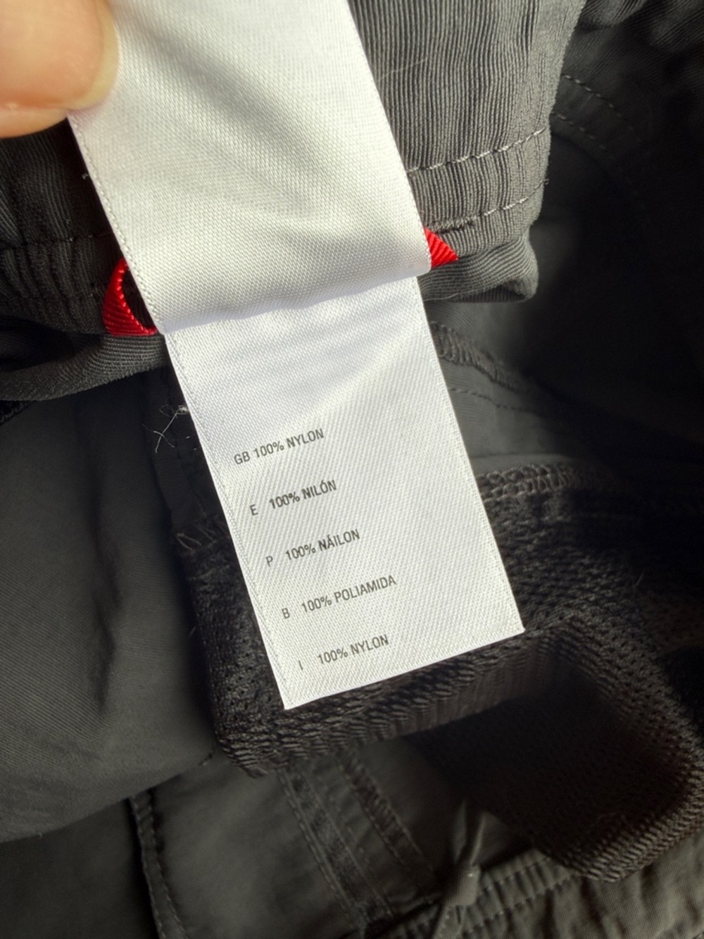 The North Face women’s Cargo capri pants in Charcoal Gray - Picture 4 of 4